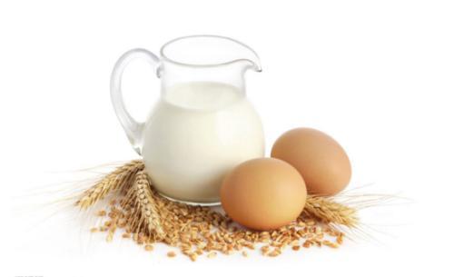 早上喝一杯牛奶里面加个生鸡蛋这样有什么好处