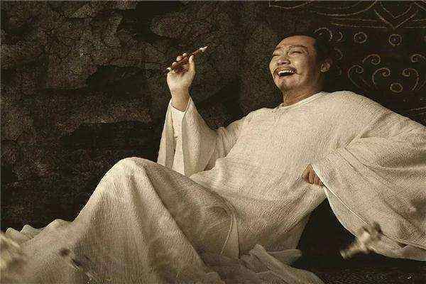 李白41岁当上了供奉翰林,在现代相当于什么官呢?