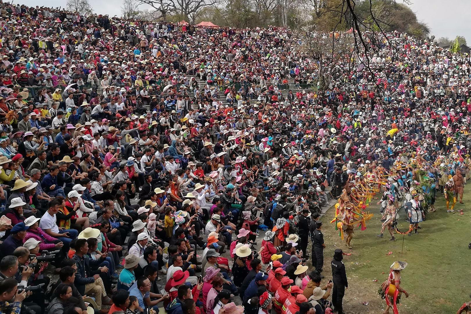 视频:中国·红万2018年彝族阿细 祭火节