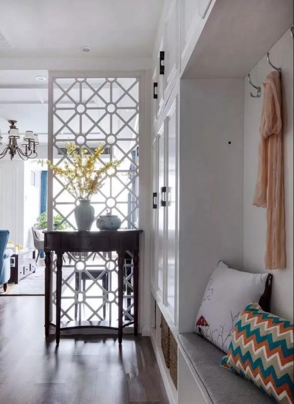 走进门就是餐厅和客厅的户型怎样设计玄关?