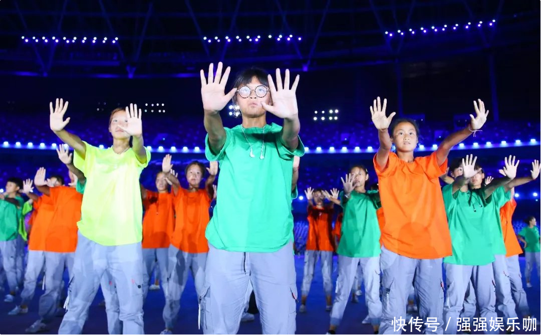 塔沟武校春晚会