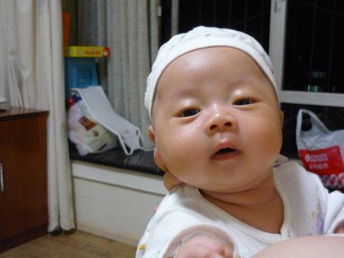 婴儿多大可以看见东西