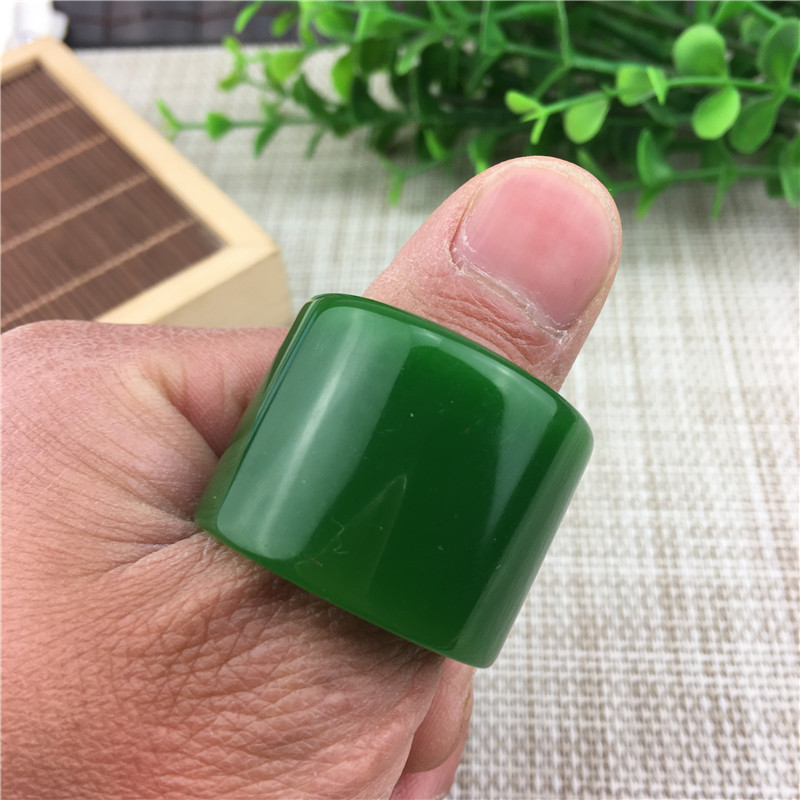 七彩鸡血玉_新疆"七彩玉"扳指,好东西总是让人过目不忘