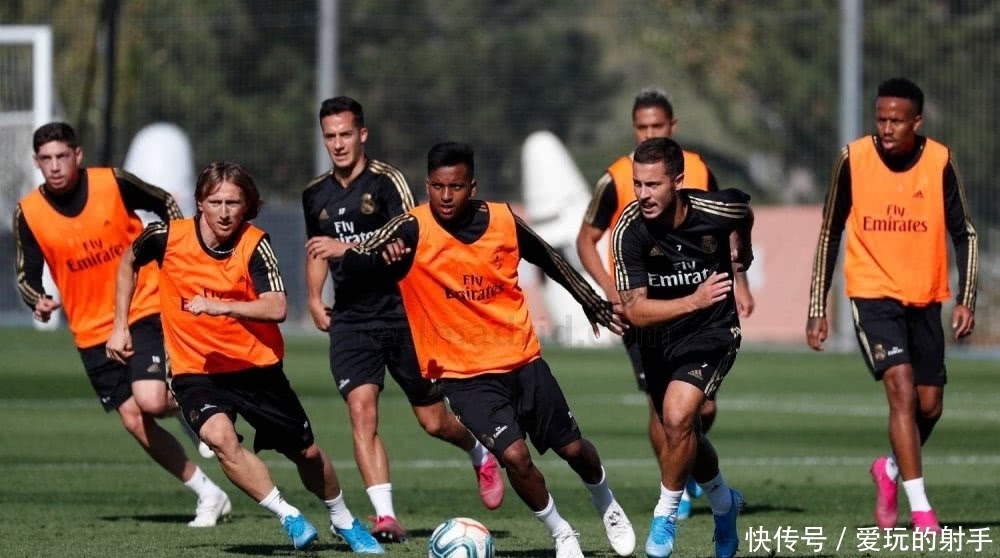 武磊进球后梅西