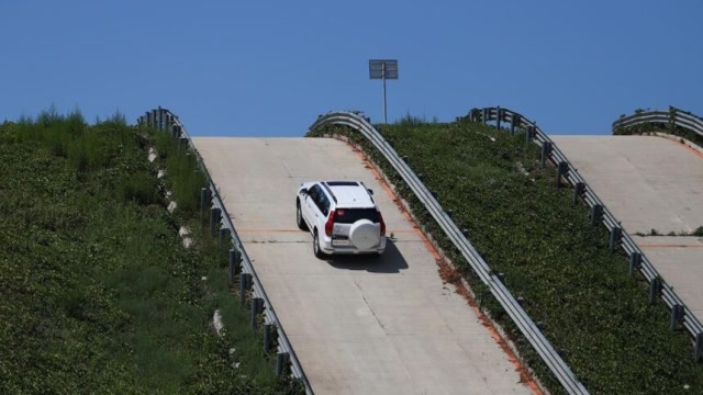 手动挡汽车如何安全上陡坡,一起来了解一下!