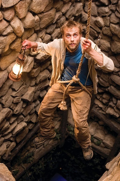 外国的一部鬼片 讲的是几个人一起去旅游然后