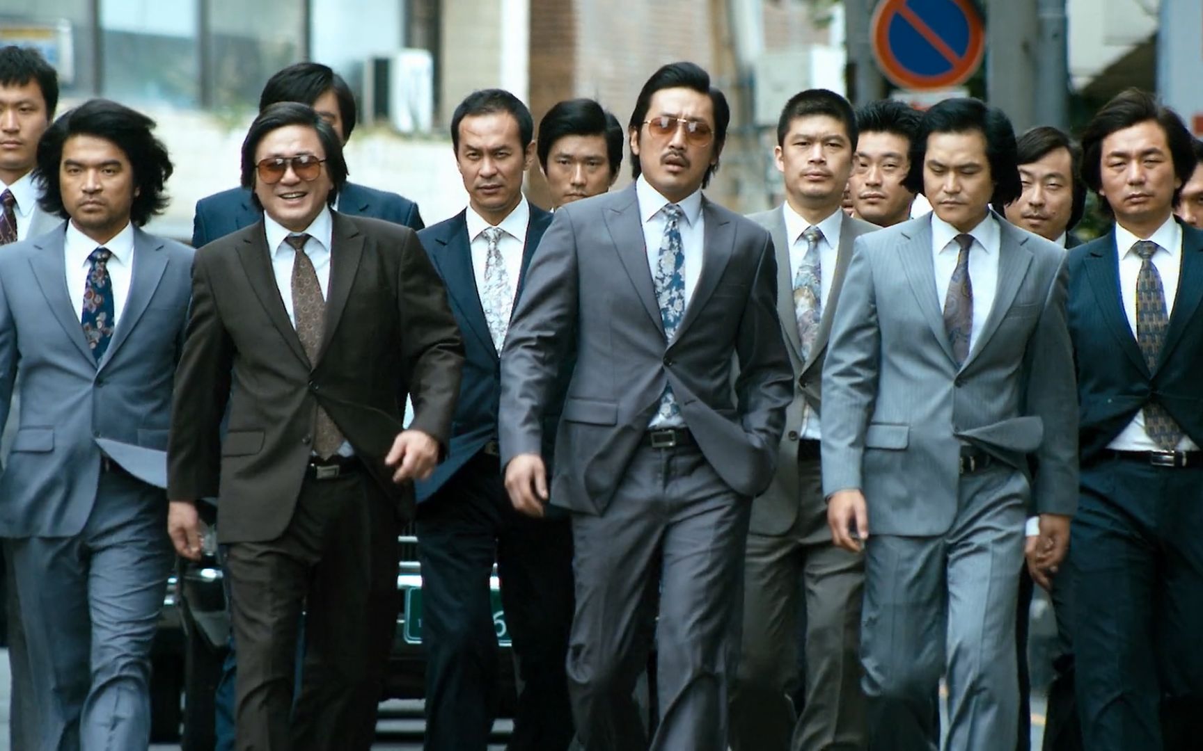 韩版教父《 b>与犯罪的战争 /b>》:韩国黑帮时代史诗.