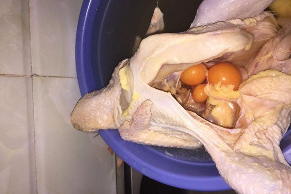 鸡肚子里面还没生出来的鸡蛋能吃吗_360问答