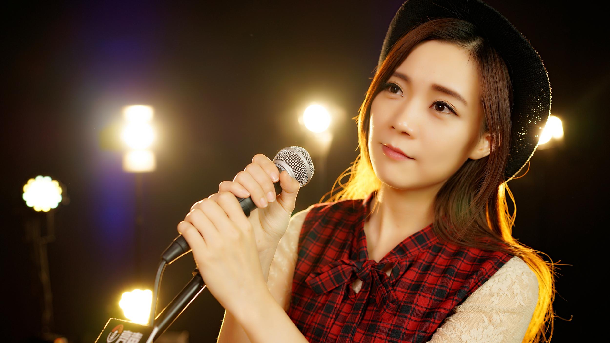 女声演绎钟镇涛《 大海》 粤语,聆听经典老歌,回味旧日的回忆