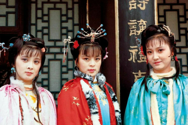 红楼梦中贾府四姐妹名字有何含义?