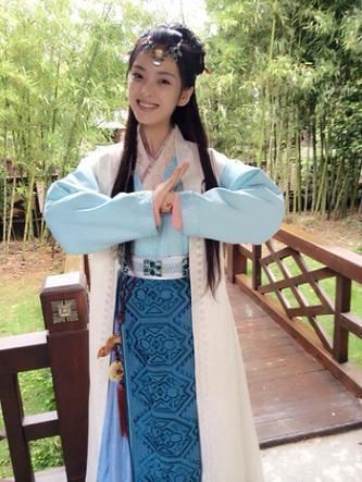 潘小样 饰 小霓凰