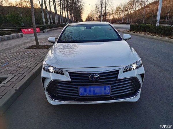 亚洲龙提车半年感想,白色车身配上黑色车顶,很靓仔