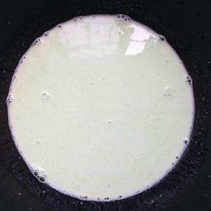 7,加入适量菠菜汁,50ml熟石灰水搅拌均匀