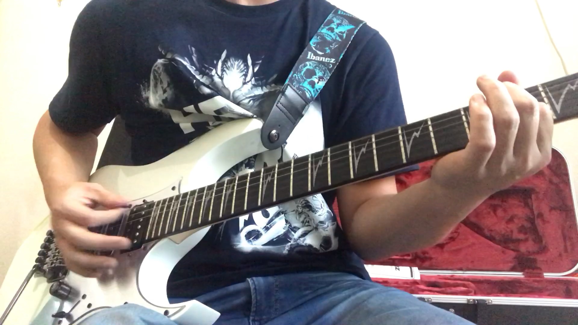 [图]乔伊重金属节奏吉他第一册练习曲 电吉他 Ibanez prestige rg2550z