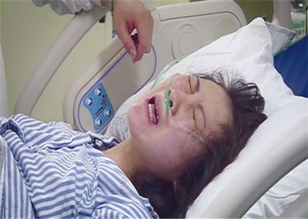 女人生孩子的尴尬经历 感觉脸皮在生完孩子后厚了一层_360问答