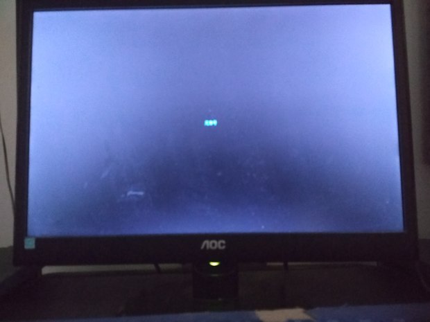 电脑重启后显示无信号后黑屏。