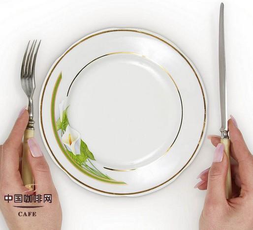 左叉右刀还是左刀右叉