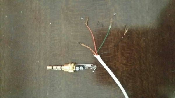 三星耳机线断了。自己在修,这线怎么接?