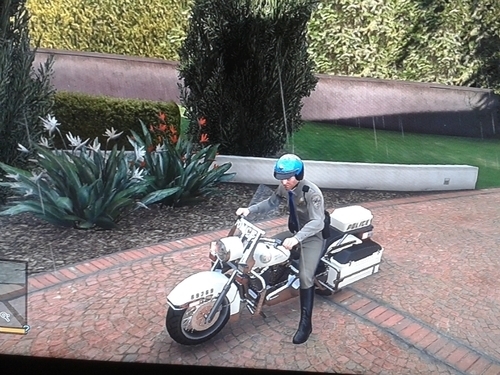 gta5单机怎么获得美国交警服