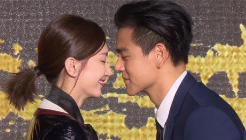  b>彭于晏 /b>成颜艺帝狂扔偶像包袱 现场"鼻咚"江疏影超害羞