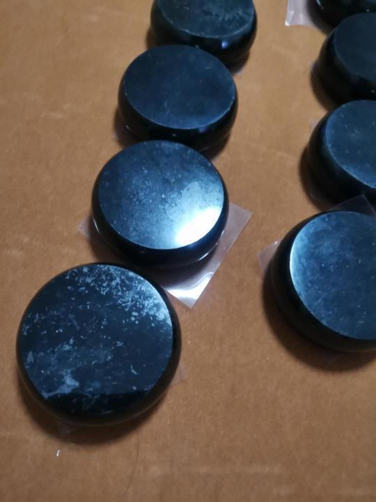 和田青玉打灯不透是为什么呢?