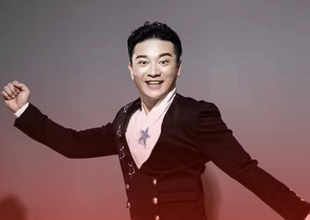 扩展资料: 歌手许先因2009年参加江西卫视的大众歌手选秀节目中国红歌