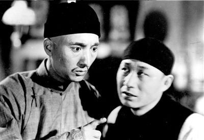 《白毛女》中黄世仁有钱有势,喜儿为什么不嫁他?