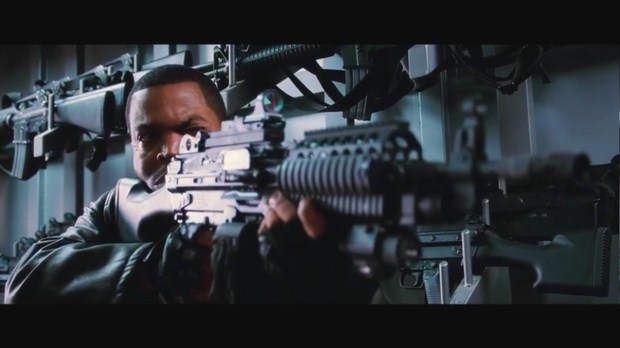 极限特工2 抢起司卡车的时候 拿着那把枪 然后