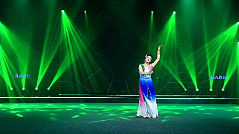 太湖美(表演: b>吕莹娜 /b>)