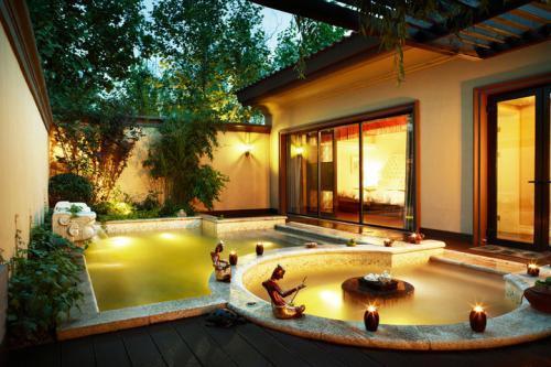 北京附近哪里有房间里带独立泡池的温泉酒店,干净而且价格比较经济