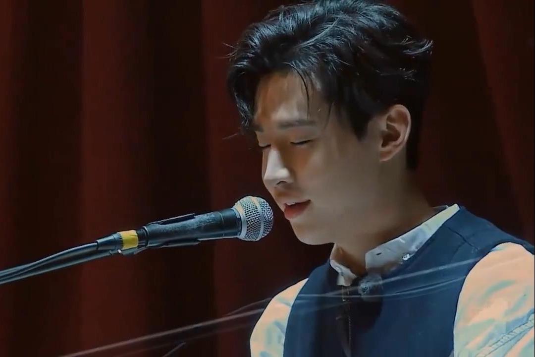 视频:henry刘宪华自作曲girlfriend现场版,每个音符都动人心弦