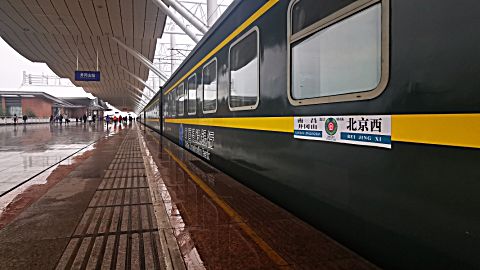 hxd1d牵引" 井冈山号"z134次,霸气进九江站1站台!