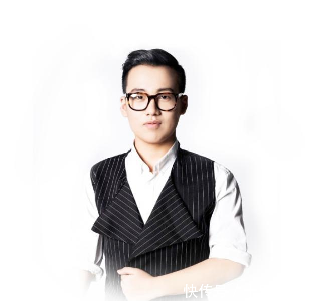 郭德纲现身郭麒麟