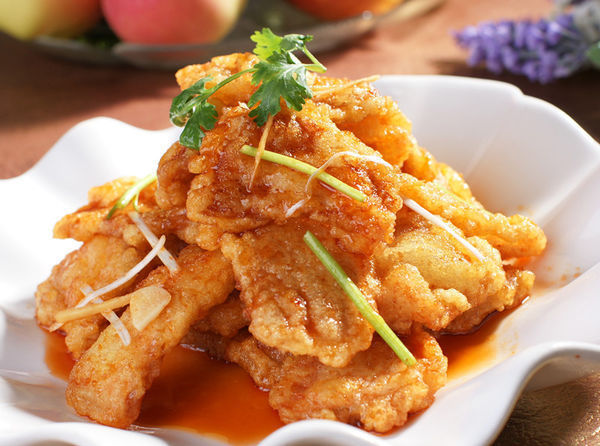 锅包肉 ,就叫锅包肉 . "吉菜" 的当家菜之一 .