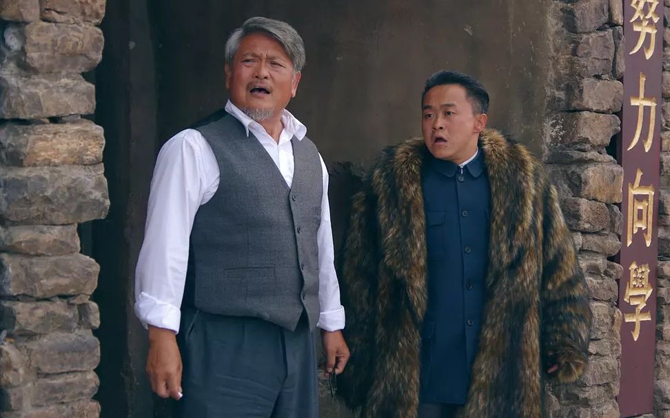 教育局下来了特派员,可老师竟是一头驴,校长却想出一条"妙计"