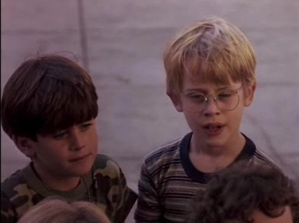 电影:小宝贝情人 图中的小男孩是:麦考利卡尔金 macaulay culkin .