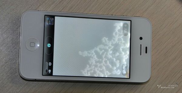 手机屏幕的玻璃碎了一边手出汗的汗水渗进去怎