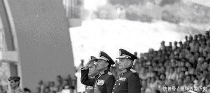 看阅兵时看什么