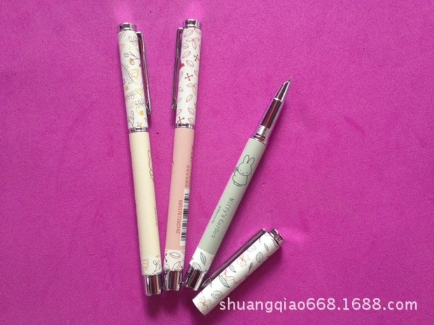 新钢笔怎么吸墨水啊?