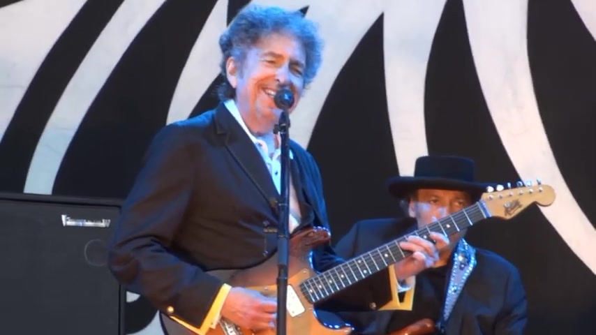 [图]Bob Dylan - Simple Twist of Fate (Live 2012)