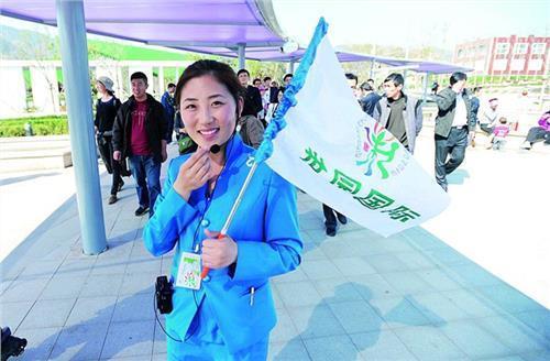 地方陪同导游人员(简称地陪)是指受接待旅行社委派,代表接待社实施