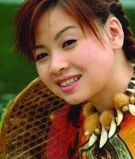 唱山路十八弯的歌手李琼是怎么死的