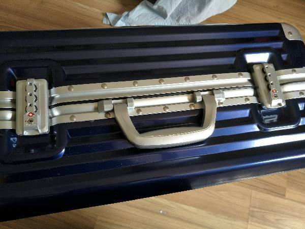 求助!这种AC米兰拉杆箱怎么改密码啊