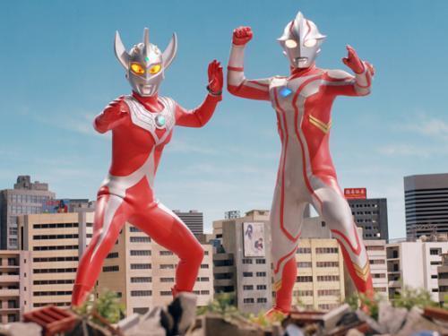 泰罗奥特曼与雷欧奥特曼谁厉害?