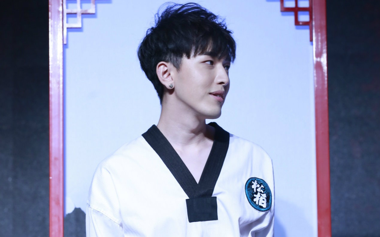 2016-7-14  b>旋风少女2发布会 /b> 后台 专访 孔垂楠