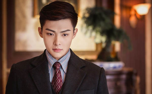 《老九门》中张日山和张大佛爷是什么关系?