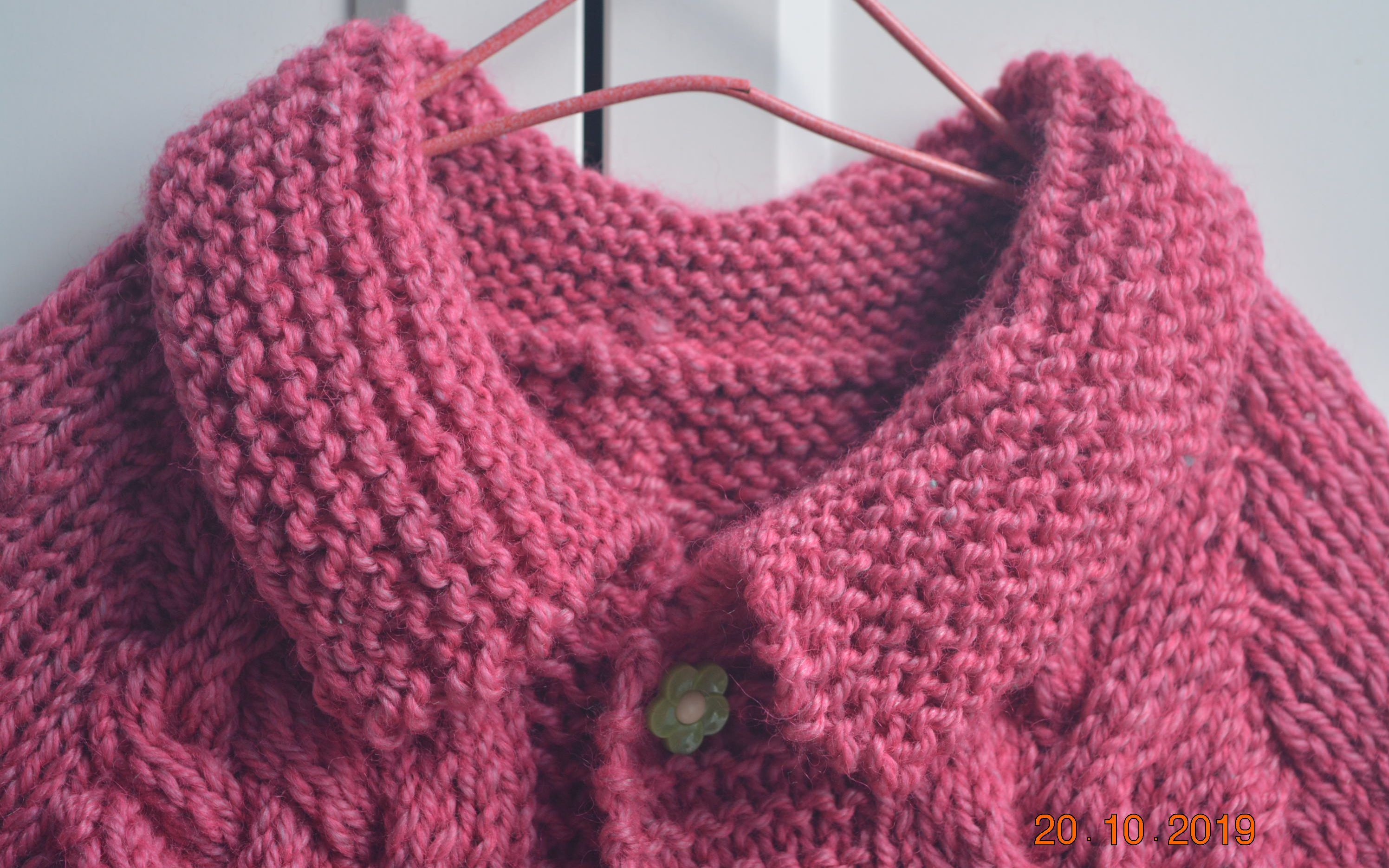 织一件红色大翻领毛衣,陪你的宝贝温暖过冬吧,粗线编织,织法简单,适合